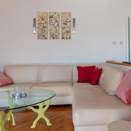 Marinko, No 3 Apartment