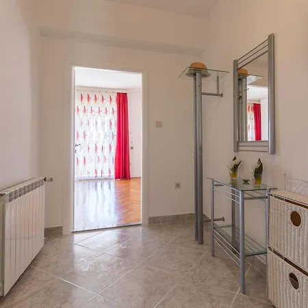 Apartment Marinko, No 3 *