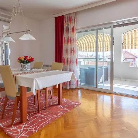 Apartment Marinko, No 3 *